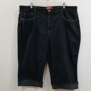 Jean Bay women's blue denim jean capris